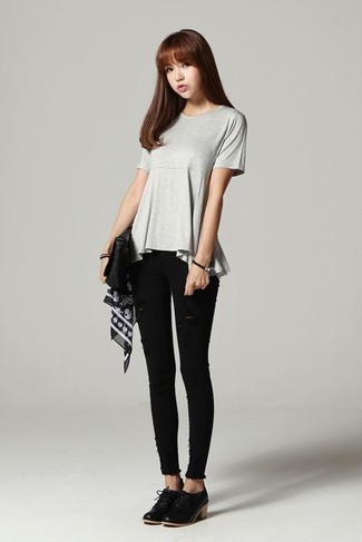 Women's Grey Crew-neck T-shirt, Black Ripped Skinny Jeans, Black Leather Oxford Shoes, Black Leather Crossbody Bag
