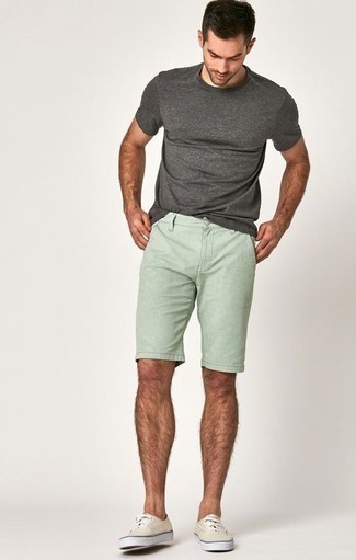 Grey Crew-neck T-shirt with Low Top Sneakers Outfits For Men In Their 20s: This pairing of a grey crew-neck t-shirt and mint shorts embodies casual cool and stylish comfort. Add low top sneakers to your outfit and ta-da: this look is complete. This ensemble demonstrates that as a young gent, you have a wide range of style options.