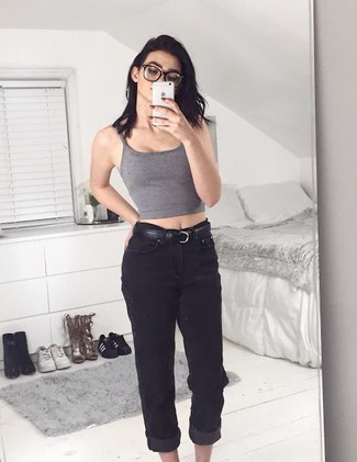 Charcoal Cropped Top Outfits: Try teaming a charcoal cropped top with black boyfriend jeans for a chic look that's easy to wear.