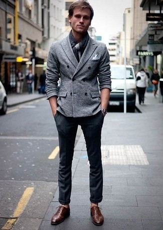 Grey Wool Double Breasted Blazer Outfits For Men: This polished combination of a grey wool double breasted blazer and navy dress pants is a favored choice among the fashion-forward chaps. Send this look in a sportier direction by rocking brown leather oxford shoes.
