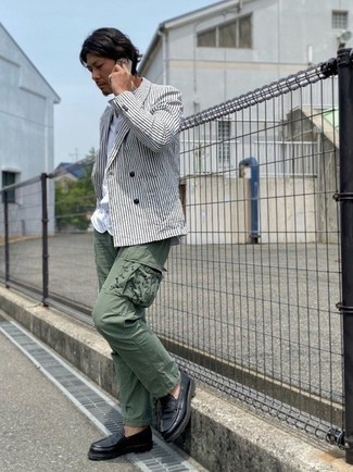 Charcoal Vertical Striped Blazer Outfits For Men: Choose a charcoal vertical striped blazer and olive cargo pants and you'll ooze masculine elegance and class. If you wish to immediately class up this ensemble with a pair of shoes, why not complement your look with black leather loafers?