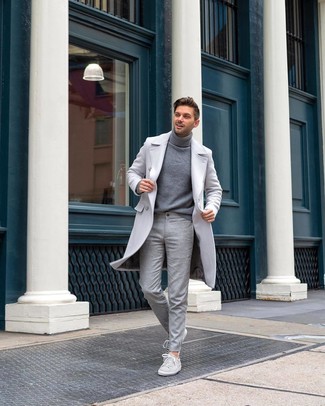Grey Wool Dress Pants with Grey Suede Low Top Sneakers Outfits For Men: 