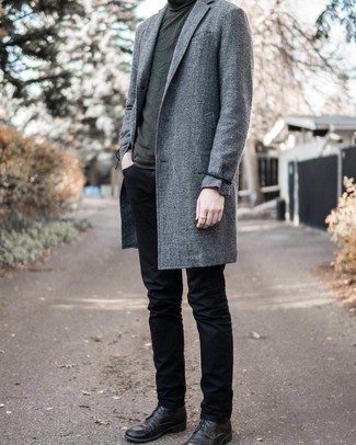Dark Green Turtleneck Outfits For Men: For an ensemble that's pared-down but can be modified in a great deal of different ways, wear a dark green turtleneck and black jeans. To give this look a dressier vibe, why not add black leather casual boots to the mix?