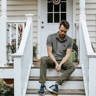 Olive Chinos Outfits: Go for a grey polo and olive chinos to pull together an everyday outfit that's full of charm and personality. With footwear, go for something on the laid-back end of the spectrum by finishing with a pair of navy and white athletic shoes.