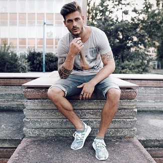 Light Blue Denim Shorts with Grey Athletic Shoes Outfits For Men