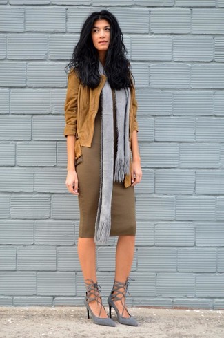 Grey Suede Pumps Outfits: 