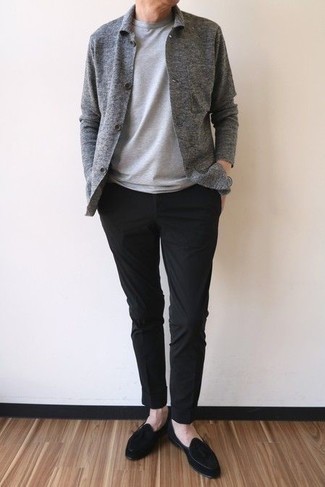 Charcoal Wool Shirt Jacket Outfits For Men: Dress in a charcoal wool shirt jacket and black chinos to be the picture of manly refinement. Want to dress it up with footwear? Complement this getup with black suede tassel loafers.