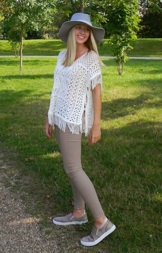 White Knit Short Sleeve Blouse Outfits: 