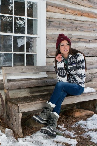Grey Snow Boots Outfits For Women: 