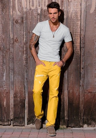 Men's Grey V-neck T-shirt, Mustard Ripped Jeans, Brown Suede Boat Shoes