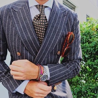 Teal Print Tie Warm Weather Outfits For Men: Indisputable proof that a grey vertical striped suit and a teal print tie are awesome when teamed together in an elegant look for a modern man.