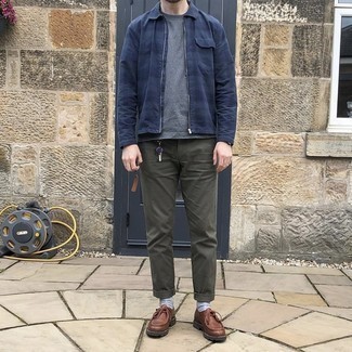 Tobacco Leather Desert Boots Outfits: For a look that's super straightforward but can be modified in a great deal of different ways, reach for a navy harrington jacket and olive chinos. Consider a pair of tobacco leather desert boots as the glue that brings your outfit together.