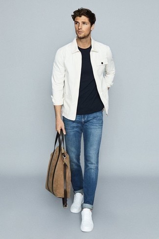 Tan Suede Tote Bag Outfits For Men: For a city casual ensemble without the need to sacrifice on functionality, we love this combination of a white harrington jacket and a tan suede tote bag. You could perhaps get a little creative on the shoe front and spruce up this outfit by finishing off with white canvas low top sneakers.
