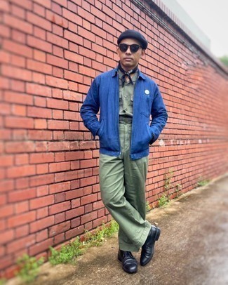 Olive Long Sleeve Shirt Outfits For Men: An olive long sleeve shirt and olive chinos are a nice combo worth having in your off-duty styling routine. You could perhaps get a bit experimental when it comes to footwear and elevate your ensemble by rocking black leather derby shoes.