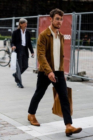 Tobacco Canvas Tote Bag Outfits For Men: We all want comfort when it comes to styling, and this edgy combo of a brown suede harrington jacket and a tobacco canvas tote bag is a vivid example of that. Wondering how to complete this getup? Round off with a pair of tobacco leather loafers to smarten it up.