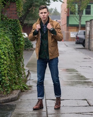 Navy and Green Long Sleeve Shirt Outfits For Men: Fashionable and comfortable, this off-duty combo of a navy and green long sleeve shirt and navy jeans brings wonderful styling opportunities. To give your outfit a more refined feel, why not add dark brown leather casual boots?