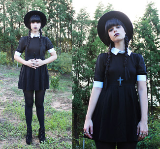 Black Skater Dress Outfits: 
