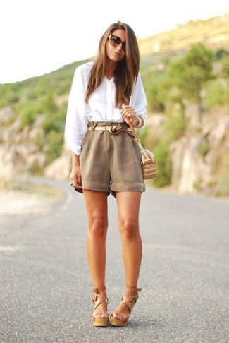 Beige Leather Heeled Sandals Outfits: 