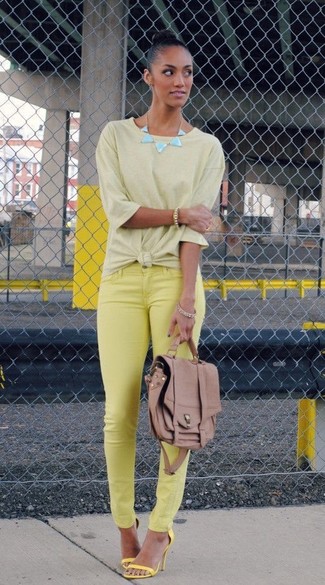 Yellow Crew-neck T-shirt Outfits For Women: 
