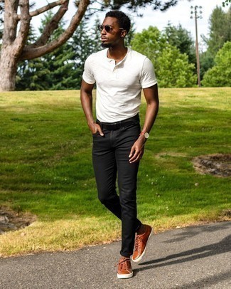 Black Jeans with Brown Sneakers Summer Outfits For Men: This look with a white henley shirt and black jeans isn't so hard to pull together and is easy to adapt according to circumstances. Brown sneakers will add a mellow vibe to your outfit. If you're trying to figure out a summer-ready getup, here is a great one.