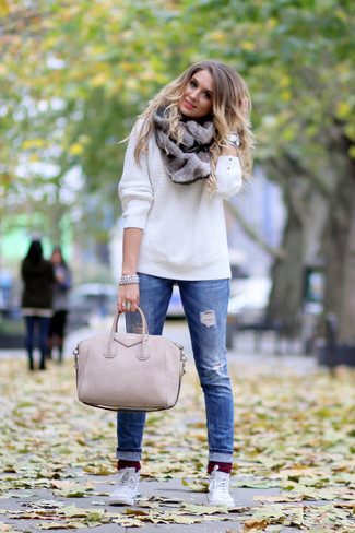 Grey Fur Scarf Outfits For Women: 