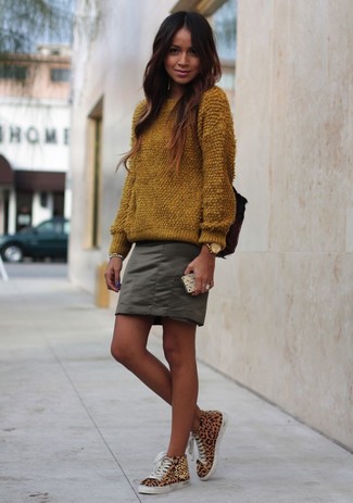 Brown Crew-neck Sweater Relaxed Outfits For Women: 