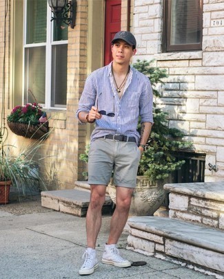 Grey Shorts Outfits For Men: 