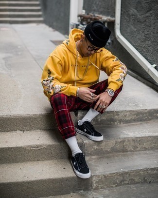 Green-Yellow Hoodie Outfits For Men: For relaxed dressing with an urban finish, you can easily wear a green-yellow hoodie and red and black plaid chinos. Complement this ensemble with black and white star print canvas low top sneakers for maximum style.