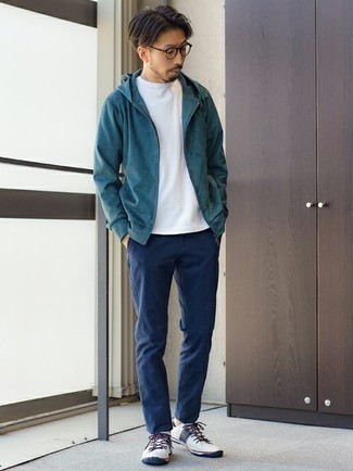 White and Navy Leather Low Top Sneakers Outfits For Men: A teal hoodie and navy chinos are the kind of a never-failing casual look that you so desperately need when you have zero time to put together an ensemble. Complement your look with white and navy leather low top sneakers et voila, the ensemble is complete.
