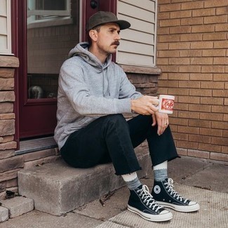 Dark Brown Baseball Cap Outfits For Men: Pair a grey hoodie with a dark brown baseball cap to achieve an interesting and off-duty outfit. You can follow the classic route with footwear by slipping into a pair of navy and white canvas high top sneakers.