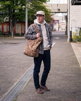 Tan Camouflage Canvas Tote Bag Outfits For Men: Try teaming a beige hoodie with a tan camouflage canvas tote bag for a modern twist on off-duty menswear. And if you want to immediately step up your ensemble with a pair of shoes, add a pair of dark brown leather loafers to your getup.