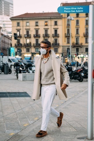 White Jeans with Crew-neck Sweater Outfits For Men: 