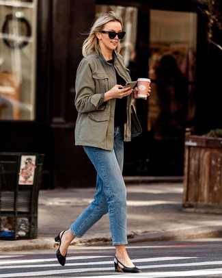Blue Jeans Smart Casual Outfits For Women: 