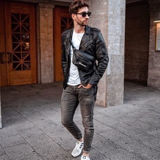 Black Leather Fanny Pack Relaxed Outfits For Men: 