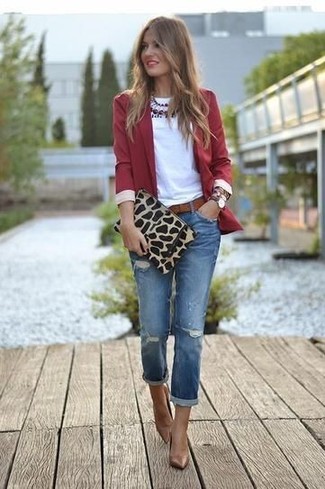 Burgundy Necklace Outfits: 