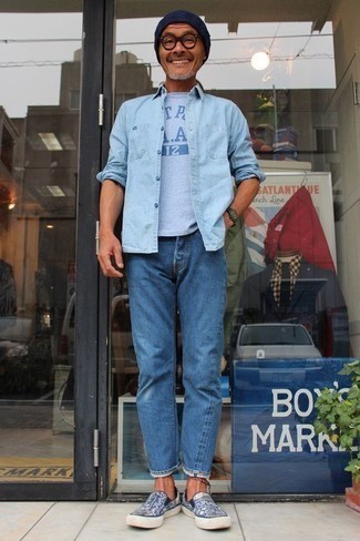Blue Jeans with Light Blue Denim Shirt Outfits For Men: 