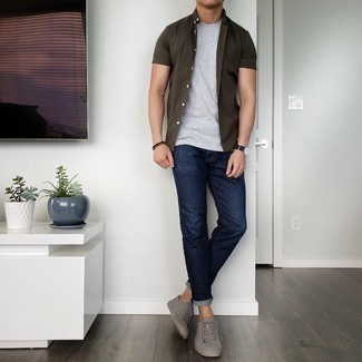 Grey Crew-neck T-shirt Outfits For Men: 