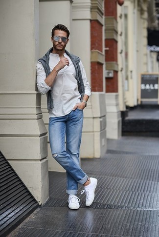 White Low Top Sneakers Outfits For Men: 
