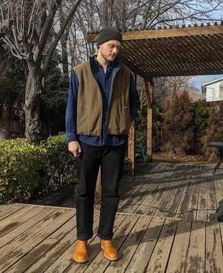 Brown Fleece Gilet Outfits For Men: 