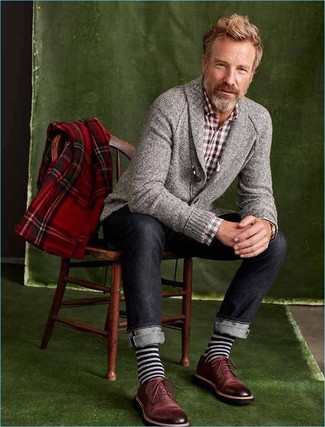 White Horizontal Striped Socks Outfits For Men: 