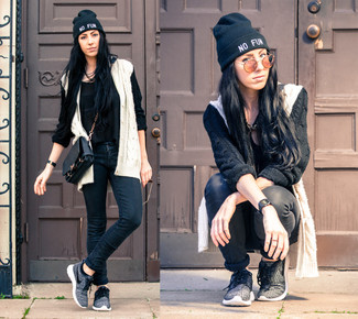 Black and White Print Beanie Outfits For Women: 