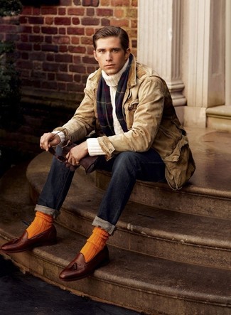 Mustard Socks Outfits For Men: 