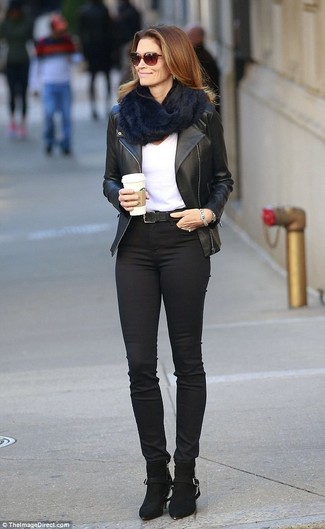 Black Jeans Outfits For Women: 
