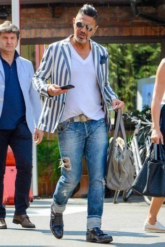 White and Navy Vertical Striped Blazer Outfits For Men After 40: 