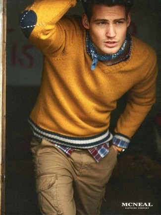 Mustard V-neck Sweater Outfits For Men: 
