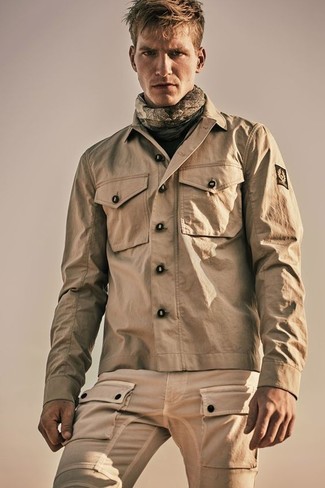 Beige Cargo Pants Outfits: A khaki field jacket and beige cargo pants are the ideal way to inject extra cool into your daily collection.
