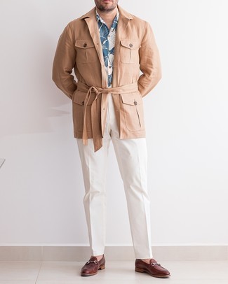 Khaki Field Jacket Outfits: For something on the off-duty end, choose a khaki field jacket and white chinos. Dark brown leather loafers will add a different twist to an otherwise everyday outfit.