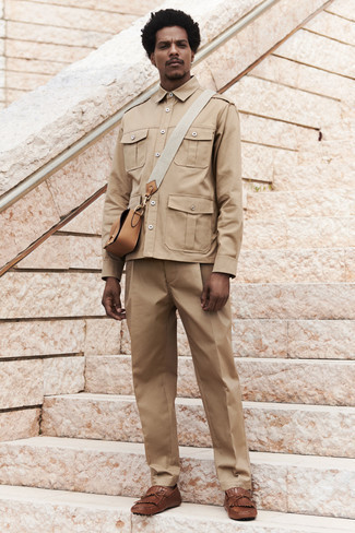 Khaki Military Jacket Outfits For Men: Why not consider teaming a khaki military jacket with khaki chinos? Both pieces are totally comfortable and look good when paired together. A pair of brown fringe leather loafers will bring an elegant twist to this ensemble.