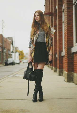Black Leather Knee High Boots Outfits: 