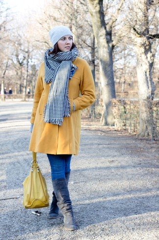 Mustard Leather Tote Bag Outfits: 